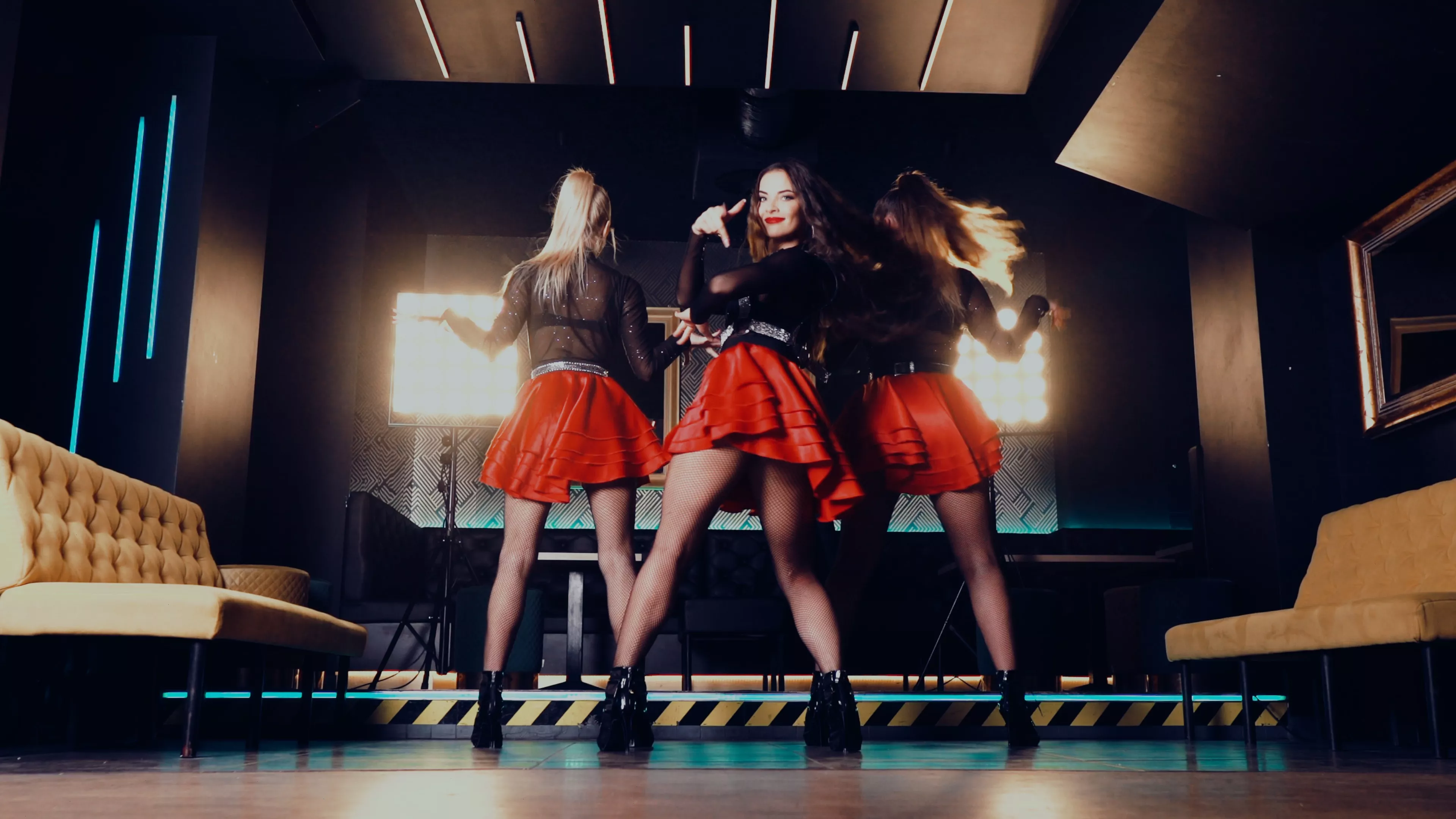 Uwielbiany zespół disco polo zdradza kulisy swojej premierowej produkcji! W klipie zespołu News wystąpiła popularna modelka i znani Dj-e! 